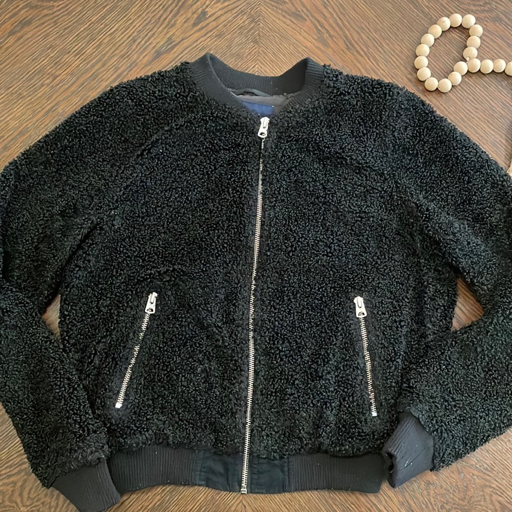 AMERICAN EAGLE AEO FAUX-SHERPA ZIP UP CREWNECK JACKET- M